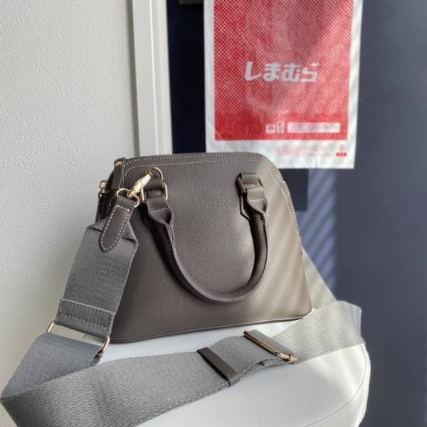 やった～！「プチプラでGET」！「見た目以上の収納力」で衝撃ッッ【しまむら】超「高見え」“バッグ”紹介