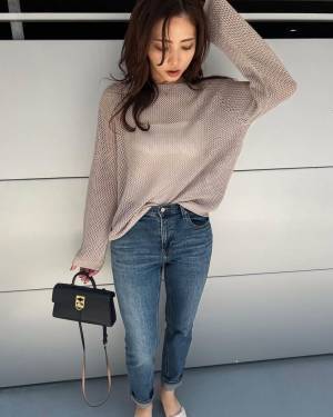 「人気なのわかる」！！「抜け感」可愛すぎっ！【ユニクロ】”3Dメッシュクルーネックセーター”