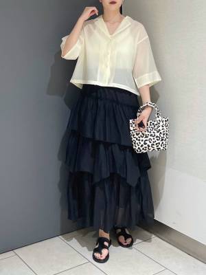 こんな可愛いのもあるんだ♡【ローリーズファーム】1点投入で夏の肌見せ！「シアーシャツ」