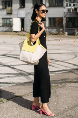 カラーを使って夏顔に！ポーンウィカ・シュピーカーのコーデ集【今、気になるファッションアイコン】