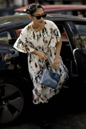 カラーを使って夏顔に！ポーンウィカ・シュピーカーのコーデ集【今、気になるファッションアイコン】