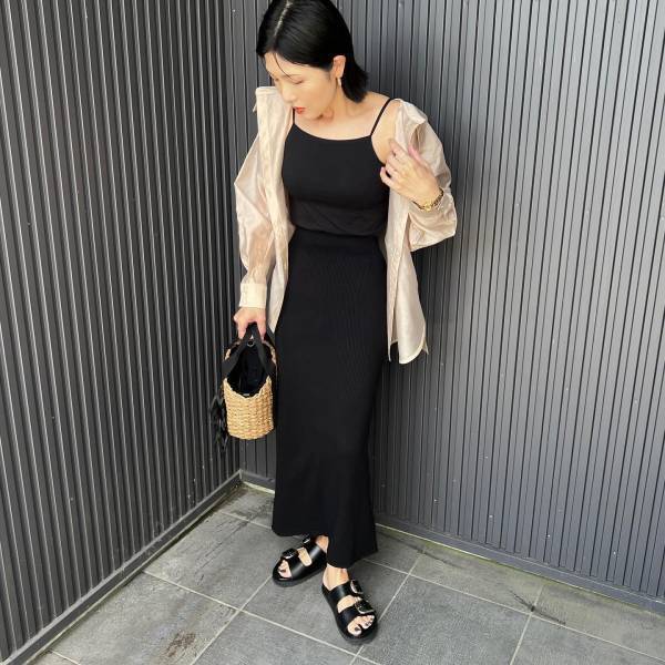 1週間これがイイ♡【ユニクロ】一気に大人っぽ！ 1枚は欲しい「Iラインスカート」