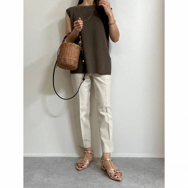 色味がほんっとに「かわいい」！！【GU】何とでも「相性抜群！」“スリーブセーター”着回しコーデ集