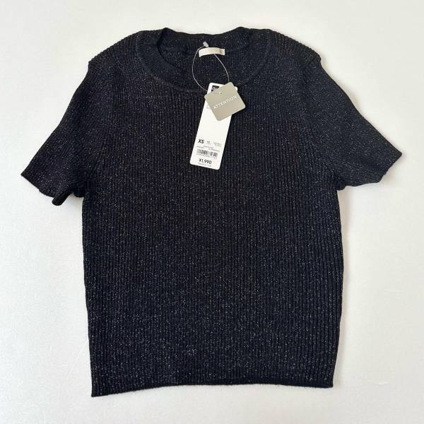 「一目惚れ」して「即ポチ」♡【GU】「迷わずイロチ買い」した”ラメトップス”まとめ