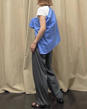 こりゃ頼れる…！着回しの幅スゴッ！【ユニクロ】夏の救世主！『コットンシャツ』はロングシーズン使えちゃう