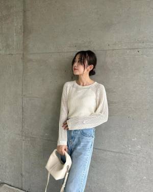 色味が「可愛くてGET♡」「おすすめっ！！」【ユニクロ】今から「秋まで」使える“メッシュニット”が高見え！