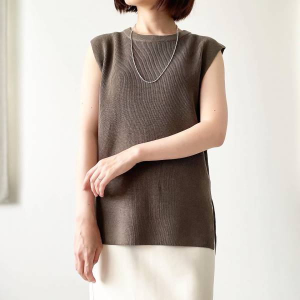 二の腕・お腹「目立ちません！」＜想像以上＞【GU】「秋も着られる」“フレンチスリーブニット”が最高