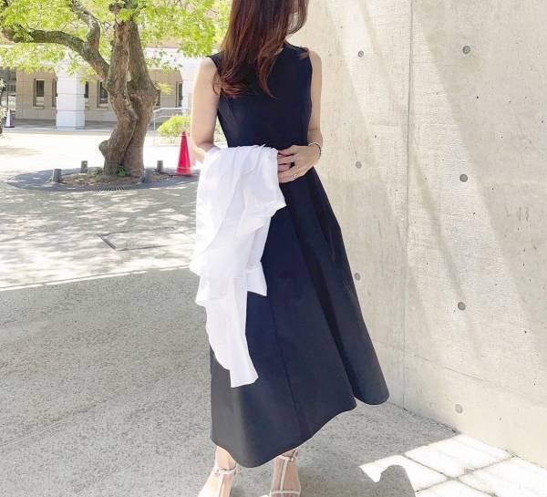 やっぱ【ユニクロ】しか勝たんっ♡ 今すぐGETしたい「ブラックアイテム」