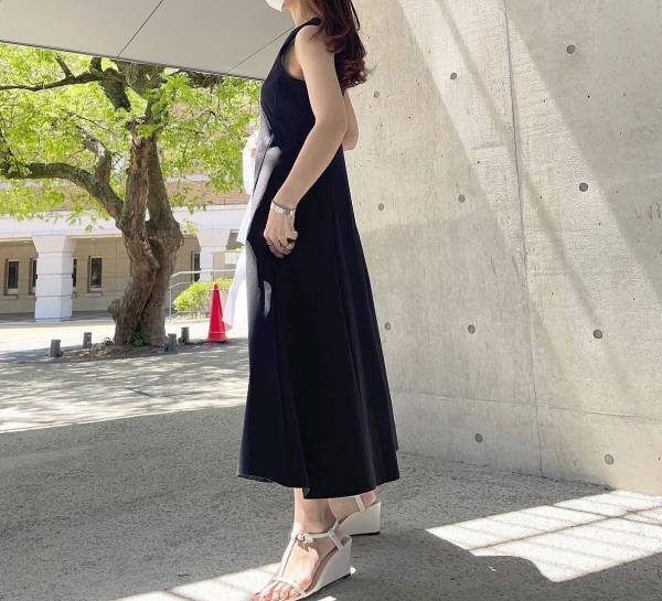 やっぱ【ユニクロ】しか勝たんっ♡ 今すぐGETしたい「ブラックアイテム」