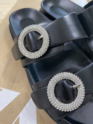 「パッと」「華やかな印象」で足元が「映える」！！【ZARA】「キラキラ」が可愛い”サンダル”