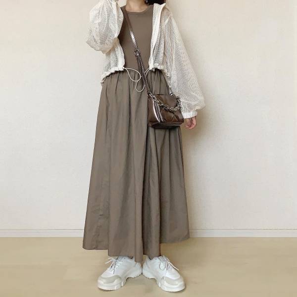 コレ、何でも「相性抜群」！！『人気はまだまだ継続中』【WEGO】“メッシュパーカー”着回しコーデ集