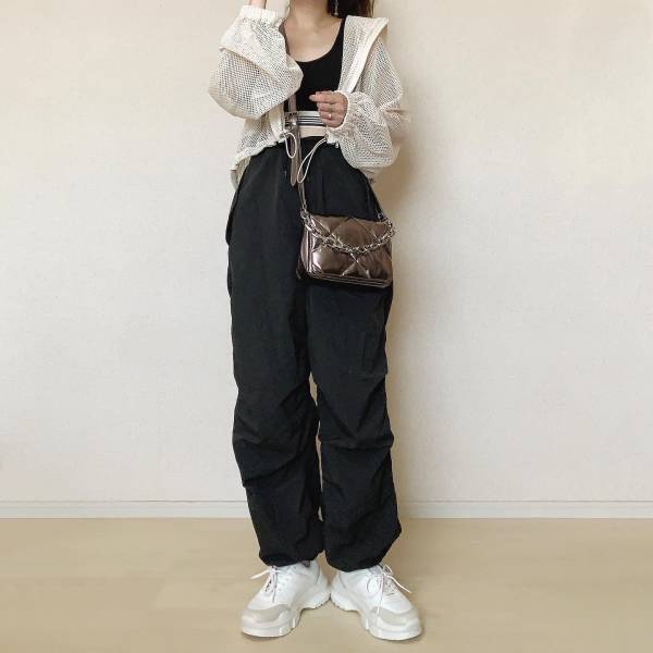 コレ、何でも「相性抜群」！！『人気はまだまだ継続中』【WEGO】“メッシュパーカー”着回しコーデ集