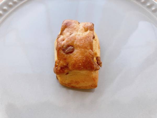 6個185円でこの満足感はコスパ◎【ファミリーマート】香ばしいキャラメルチョコチップでやみつき！《生スコーン》