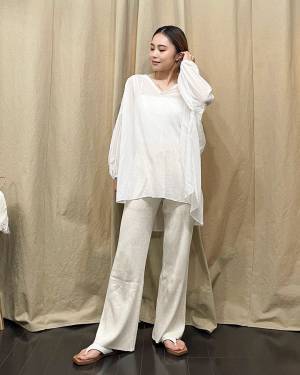 ＜全色ゲットしたい＞！！「脚長効果」もスゴッ…！【ユニクロ】着心地最高”ウォッシャブルニットボトムス”