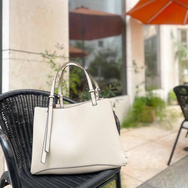 ダサ見えしない！A4サイズがすっぽり入る【大きめバッグ】って？