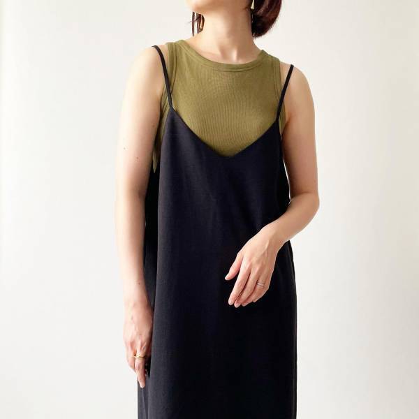 おしゃれさんも愛用中！！ 【ユニクロ】真夏もガンガン使える♡「アメスリタンク」