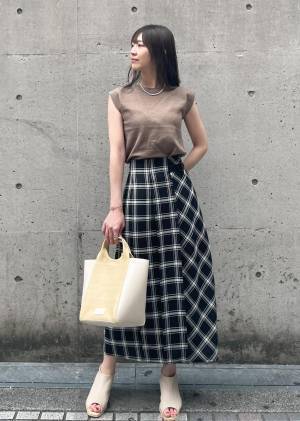 こんなのズルいよ♡【ROPÉ PICNIC】秋まで大活躍の予感！「チェックスカート」