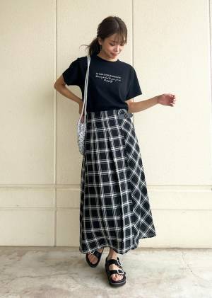 こんなのズルいよ♡【ROPÉ PICNIC】秋まで大活躍の予感！「チェックスカート」