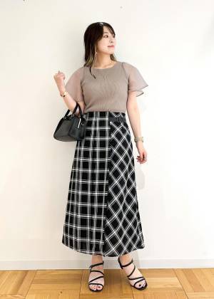 こんなのズルいよ♡【ROPÉ PICNIC】秋まで大活躍の予感！「チェックスカート」