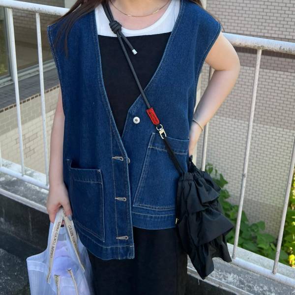 「みんなGET」してる♡思わず「追加追加…」！【しまむら】「イロチ」買いすべき！“デニムベスト”紹介