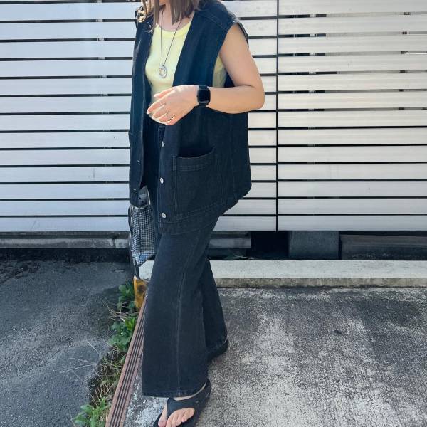 「みんなGET」してる♡思わず「追加追加…」！【しまむら】「イロチ」買いすべき！“デニムベスト”紹介