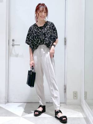 何枚でも欲しい！！【グローバルワーク】二の腕カバーもばっちり◎「半袖ブラウス」