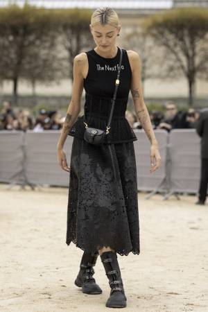 涼感と華やぎを両立！ 「レース」で着映えるサマールック５選【ストリートスナップ】