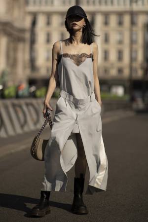 涼感と華やぎを両立！ 「レース」で着映えるサマールック５選【ストリートスナップ】