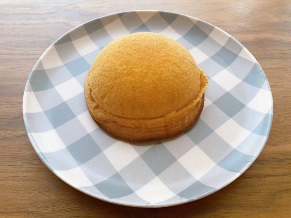 「ふかふか食感」の「優しい甘さ」が魅力的♡【ファミリーマート】《絶品》”ふんわりカスタードケーキ”