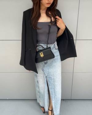 「夏に超使えそう」「良く着てる」と愛用者多数！【ユニクロ】2色買いした“チューブトップ”を紹介