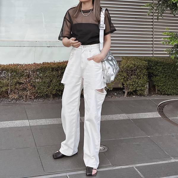 「夏に超使えそう」「良く着てる」と愛用者多数！【ユニクロ】2色買いした“チューブトップ”を紹介