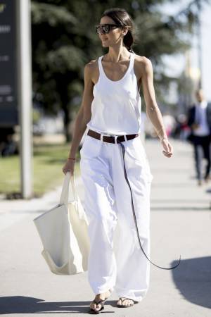 涼しげ「オールホワイト」で華やかオーラを！ 真夏に似合う着こなし５選【ストリートスナップ】