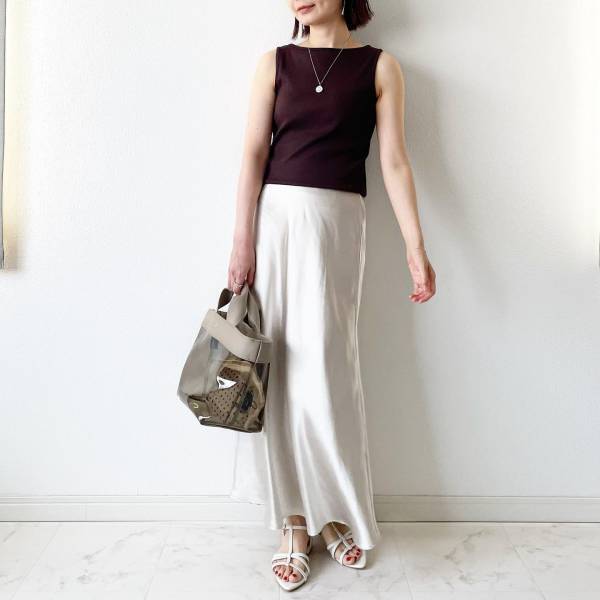 高見えハンパないッ！【GU】秋まで着られる！話題の「サテンスカート」