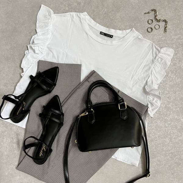 《衝撃価格》「1290円」の「今が買い」！！【ユニクロ】秋もヘビロテ確定！”テーパードボトムス”をGET