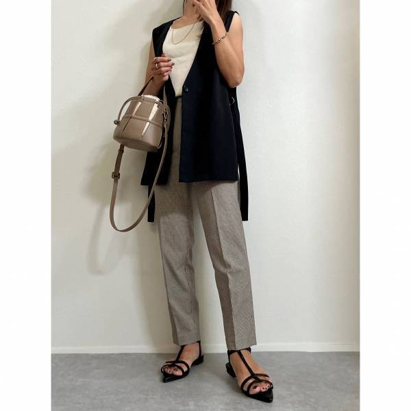 《衝撃価格》「1290円」の「今が買い」！！【ユニクロ】秋もヘビロテ確定！”テーパードボトムス”をGET