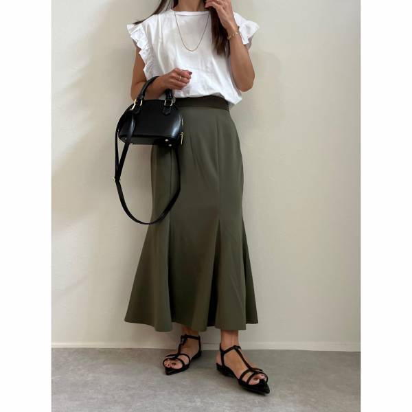 ＜買って損なし！＞「穿き心地も抜群」だって！！【GU】「可愛いオリーブ」色の”マーメイドロングスカート”