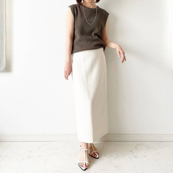 「オリーブ」色が大人気！【GU】初秋まで長ーく着られる♡「高見えサマーニット」