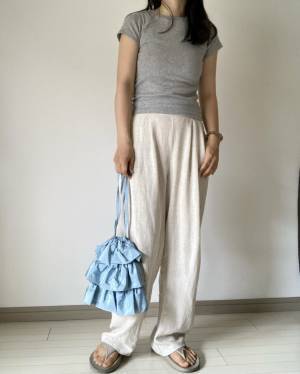 《水色》が「乙女心をくすぐる」可愛さ♡♡【しまむら】「優秀」すぎる”巾着ポーチ”