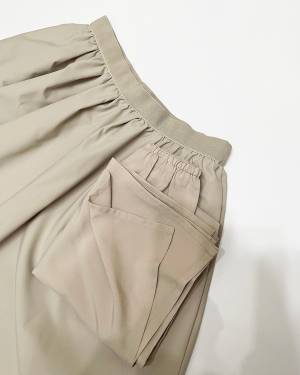 「実用性」が高すぎっ！！【ユニクロ】「ロングシーズン」使える”ボリュームロングスカート”