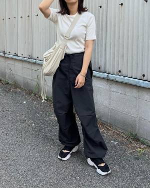 暑い夏は「絶対これ」！！色味にずきゅん♡【GU】「涼しかった」”パラシュートボトムス”