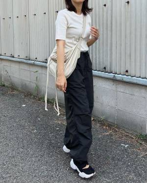 暑い夏は「絶対これ」！！色味にずきゅん♡【GU】「涼しかった」”パラシュートボトムス”