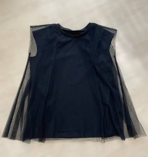 「一目惚れした」♡お手入れも楽ちん！【しまむら】1枚で「エレガント」な”チュールトップス”特集