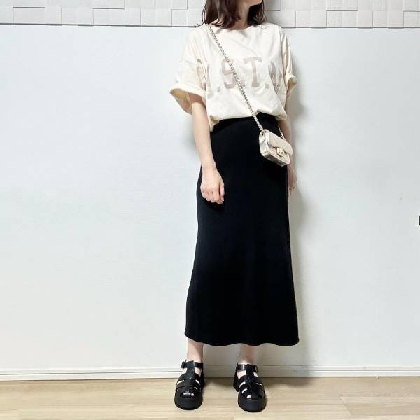 本当は秘密にしたい♡【ユニクロ】シンプルなのにおしゃれ度抜群！「ロングスカート」