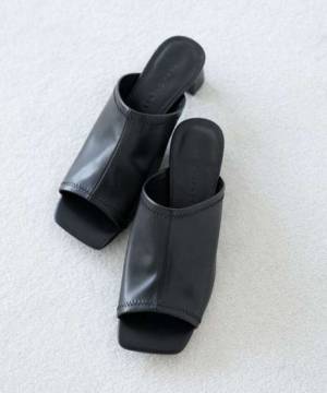 やっぱ黒しか勝たんやろ！！【ローリーズファーム】秋口まで履ける「お買い得シューズ」