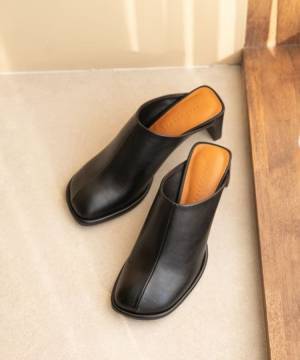 やっぱ黒しか勝たんやろ！！【ローリーズファーム】秋口まで履ける「お買い得シューズ」