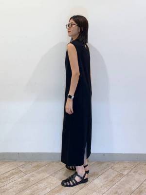 今すぐ【ローリーズファーム】走りたいッ！！ 大人シンプルで使いやすい◎「ノースリワンピ」