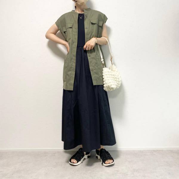 既に色欠け発生中？！ 【GU】急いでゲットしてーッ！！ 噂の「バズリワンピ」って？