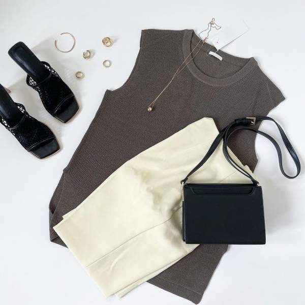 楽チン涼しいって！【GU】猛暑日にも重宝する「サマーニット」