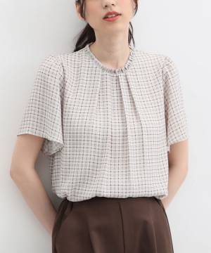 これが【ハニーズ】の本気かッ！！ オンオフ問わず使える♡ 毎日でも着たい「上品ブラウス」