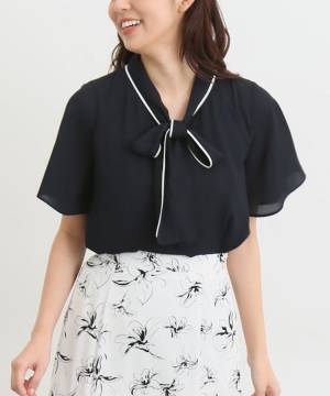 これが【ハニーズ】の本気かッ！！ オンオフ問わず使える♡ 毎日でも着たい「上品ブラウス」